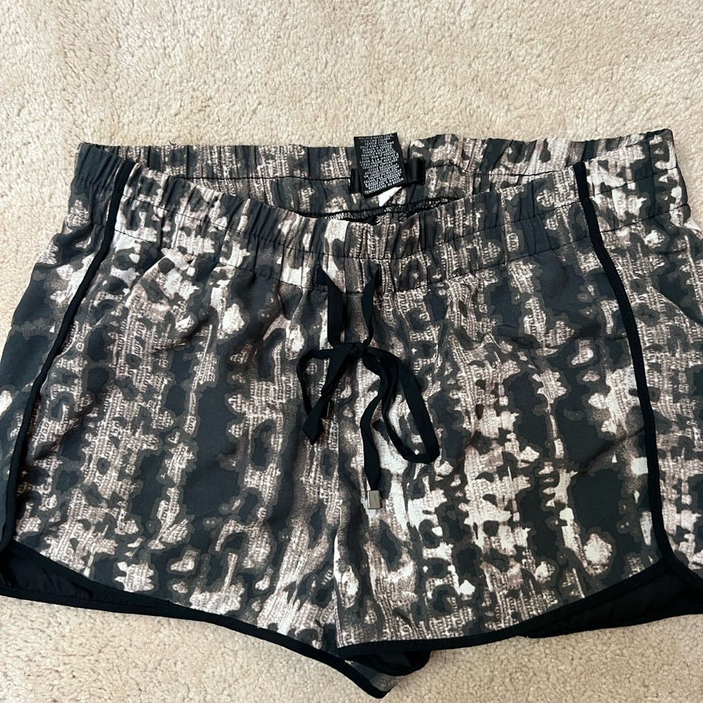 Mossimo size large silky short